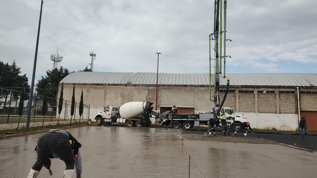 ¿Qué factores influyen en el costo del concreto en Puebla?